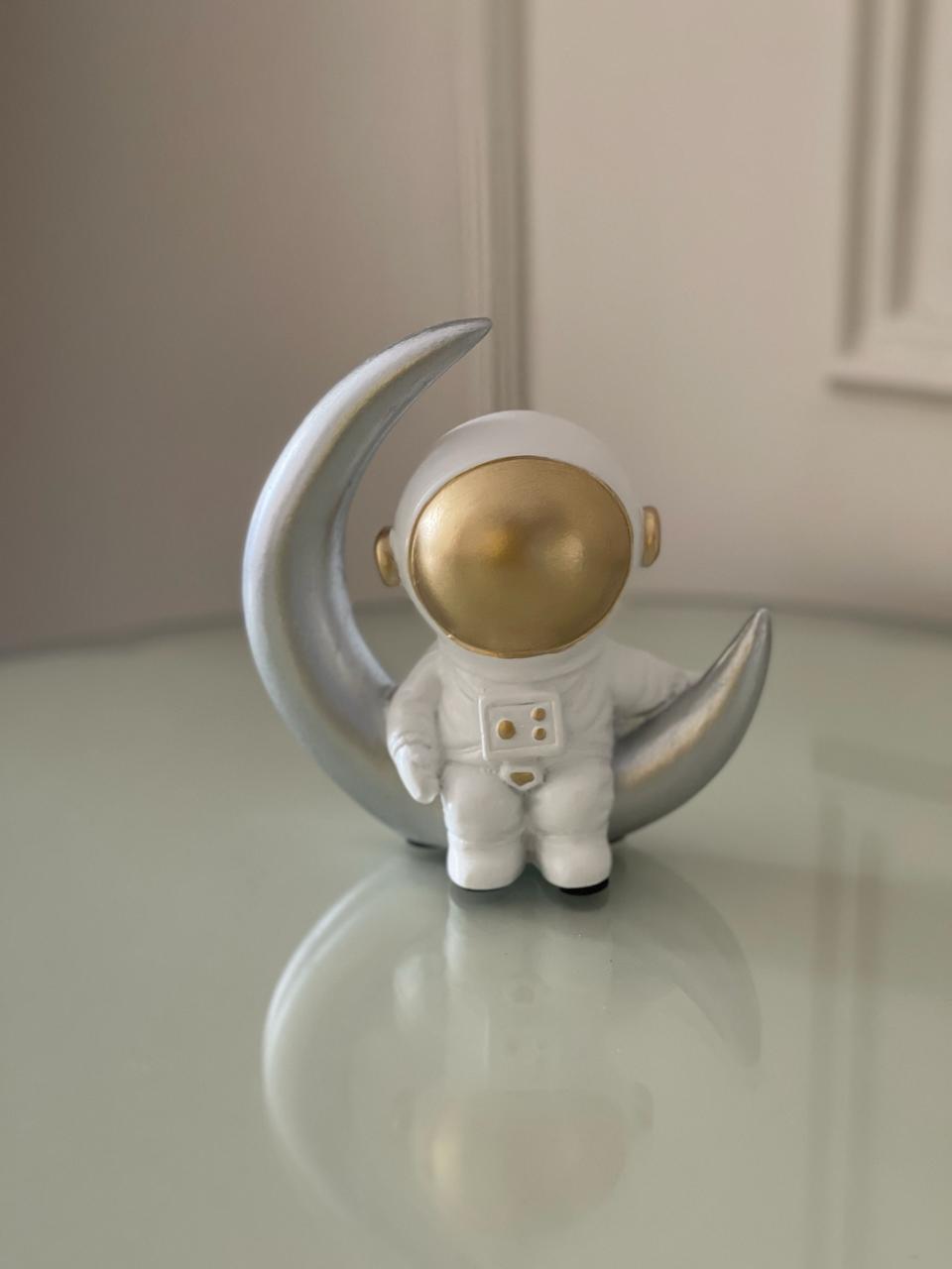 Little Astronaut Moon Table accessory-29 DH