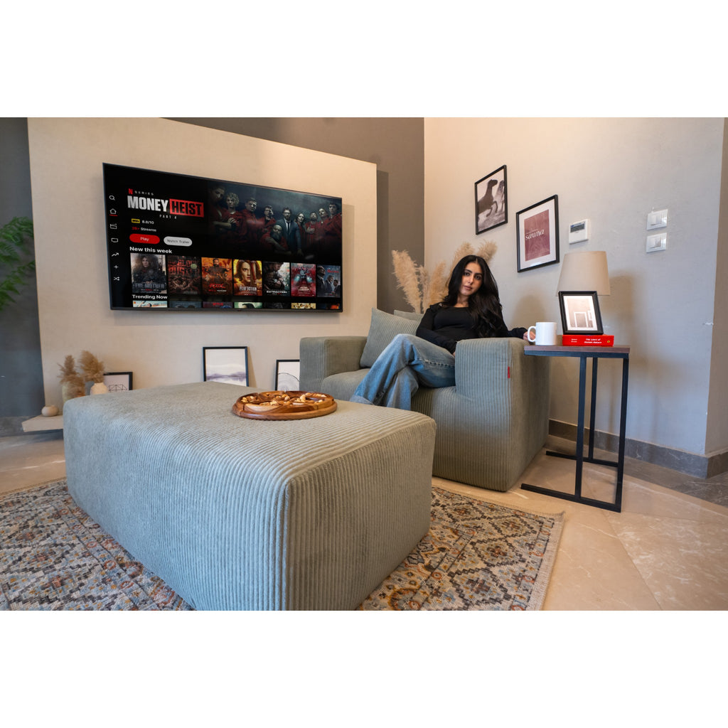 Zeya Armchair with pouf